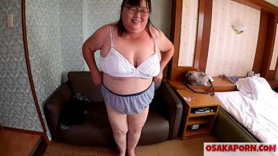 ದಪ್ಪ ಜಪಾನಿನ ತಾಯಿ ತನ್ನ ದೊಡ್ಡ ಚೇಕಡಿ ಹಕ್ಕಿಗಳನ್ನು ತೋರಿಸುತ್ತಾಳೆ ಮತ್ತು ಲೈಂಗಿಕ ಆಟಿಕೆಯನ್ನು ಆನಂದಿಸುತ್ತಾಳೆ. 51 ವರ್ಷದ ಏಷ್ಯನ್ ತಾಯಿ ತನ್ನ ಲೈಂಗಿಕ ಅನುಭವದ ಬಗ್ಗೆ ಮಾತನಾಡುತ್ತಾಳೆ. ಯುಕಿಕೊ 1 ಒಸಾಕಾಪೋರ್ನ್ ಕೊಬ್ಬಿನ ಮಿಲ್ಫ್